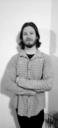 https://agent-headshots-prod.s3.us-west-2.amazonaws.com/0058W000008yUn6QAE.jpg