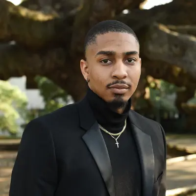 https://agent-headshots-prod.s3.us-west-2.amazonaws.com/005TQ000007M8kTYAS.png