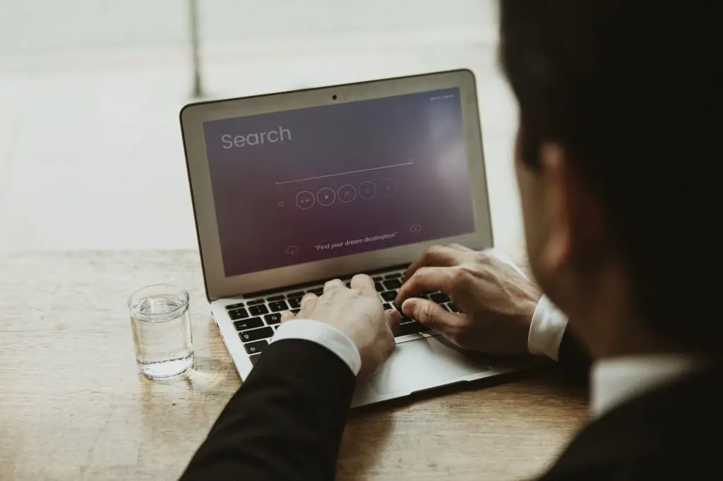 businessman-on-a-browser