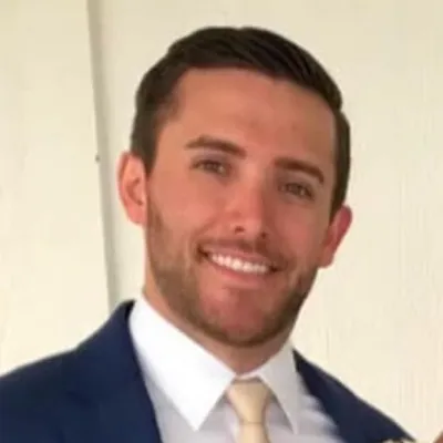 https://agent-headshots-prod.s3.us-west-2.amazonaws.com/0051I000005XEoRQAW.png