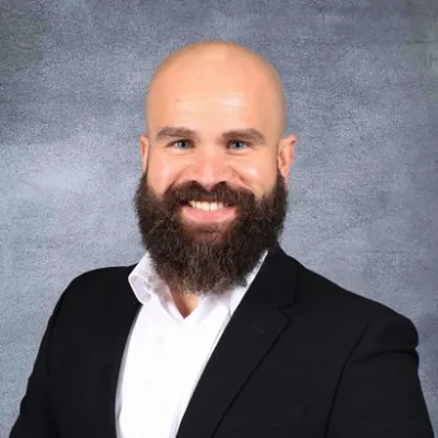 https://agent-headshots-prod.s3.us-west-2.amazonaws.com/005TQ000003J3N3YAK.png