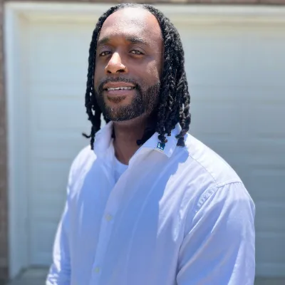 https://agent-headshots-prod.s3.us-west-2.amazonaws.com/005TQ000006exXNYAY.png