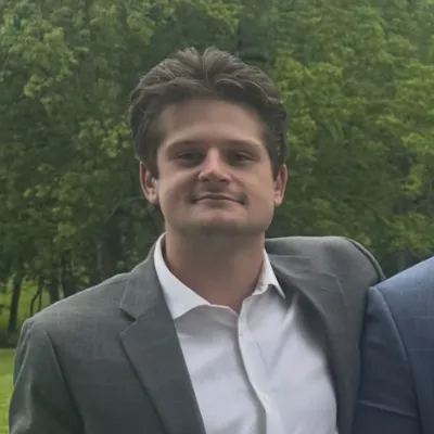https://agent-headshots-prod.s3.us-west-2.amazonaws.com/005VX00000PFTw9YAH.png