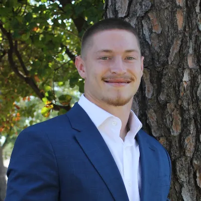 https://agent-headshots-prod.s3.us-west-2.amazonaws.com/005VX00000RIfgIYAT.png