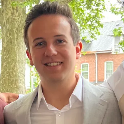 https://agent-headshots-prod.s3.us-west-2.amazonaws.com/005VX00000TAoajYAD.png
