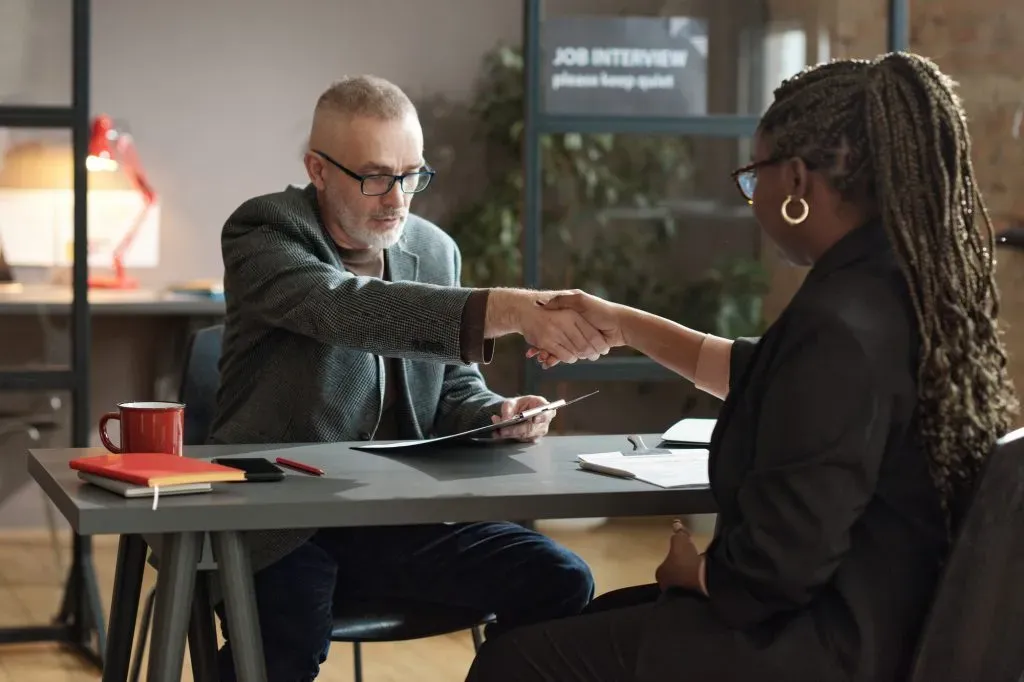manager-greeting-candidate-at-job-interview